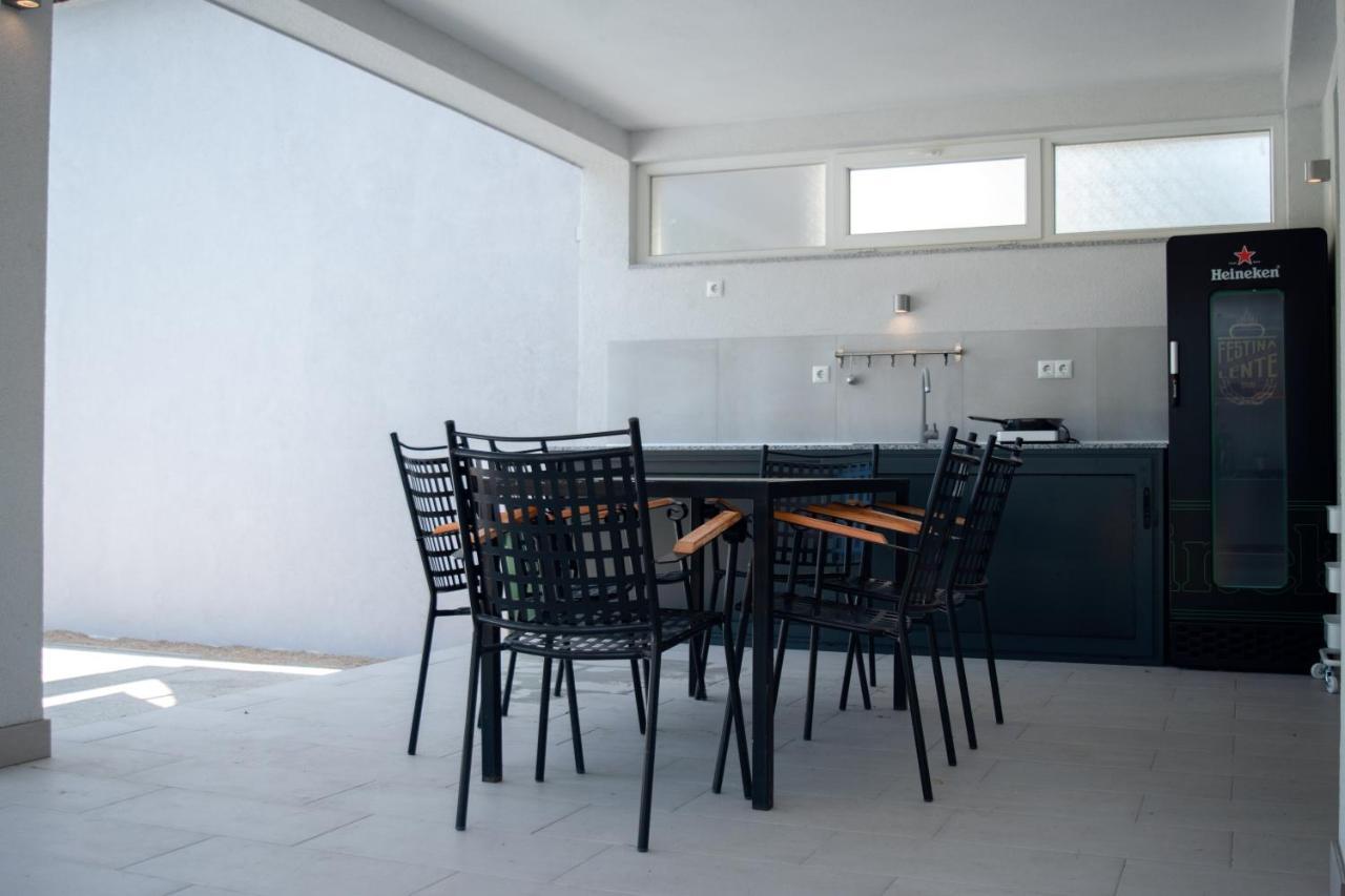 מוסטר Villa Aqua מראה חיצוני תמונה