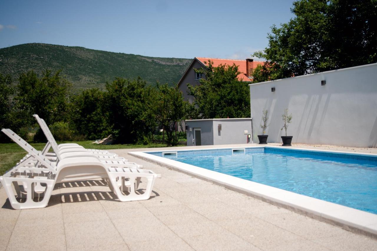 מוסטר Villa Aqua מראה חיצוני תמונה
