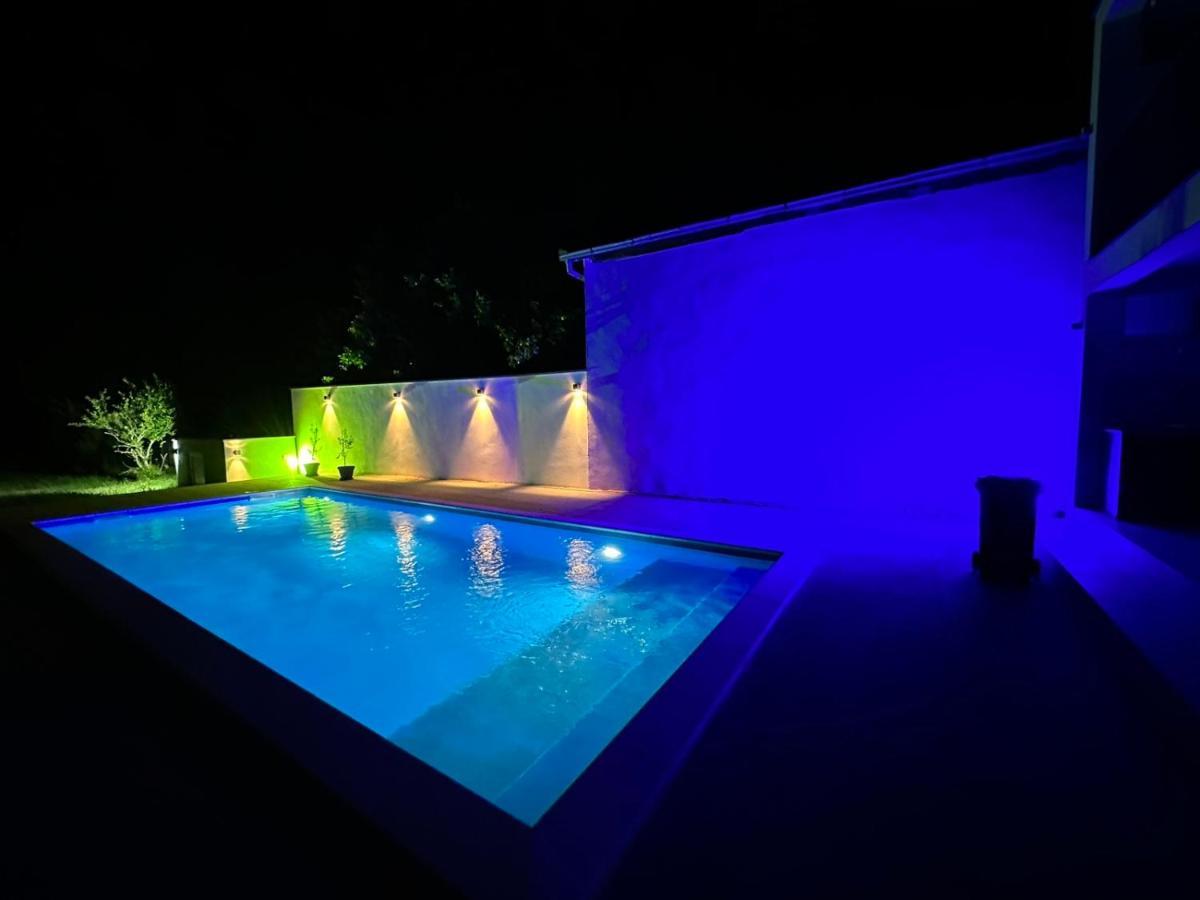 מוסטר Villa Aqua מראה חיצוני תמונה