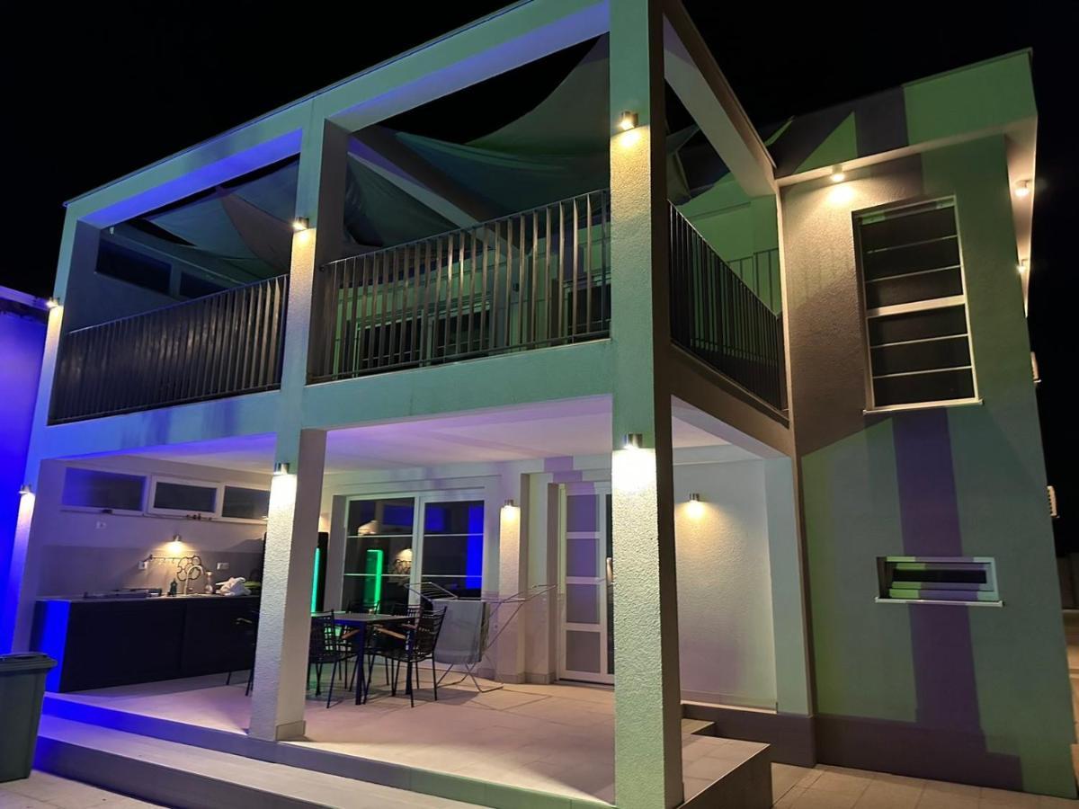 מוסטר Villa Aqua מראה חיצוני תמונה
