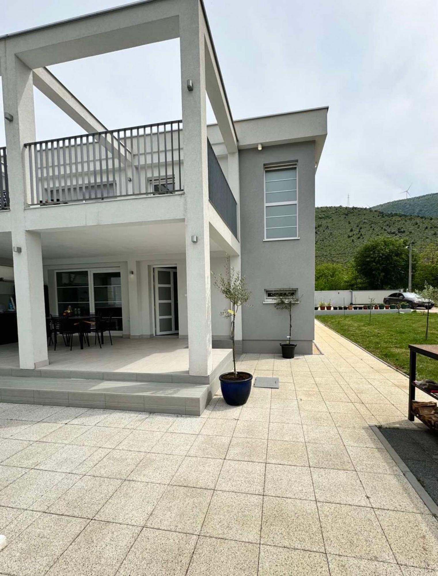 מוסטר Villa Aqua מראה חיצוני תמונה