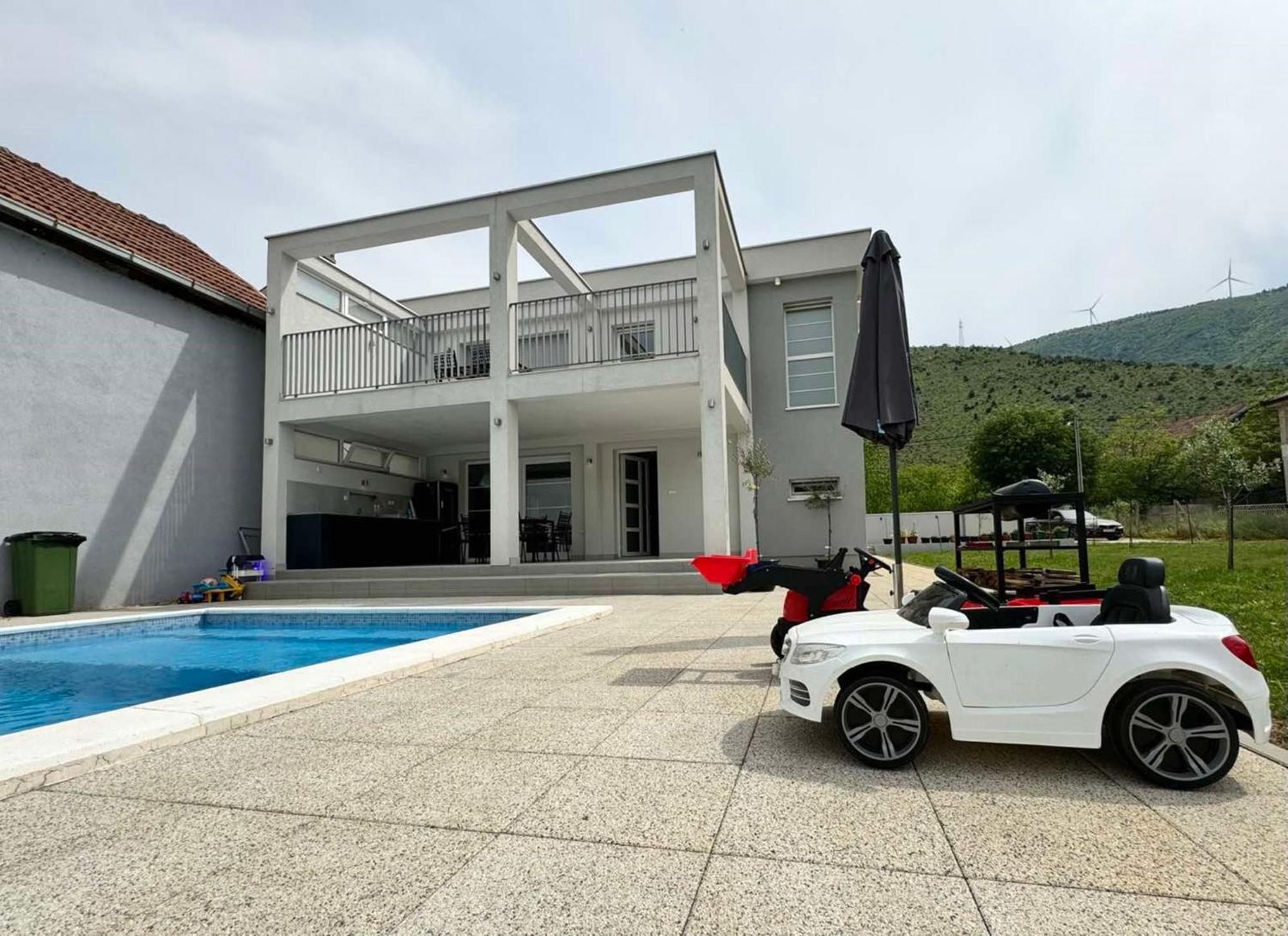 מוסטר Villa Aqua מראה חיצוני תמונה